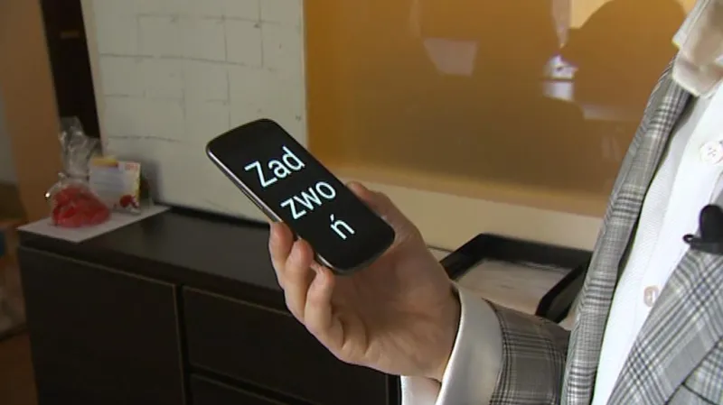 Chytrý telefon pro nevidomé se začíná prosazovat v Polsku