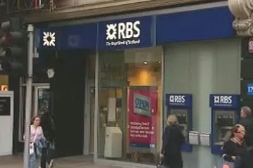 Šéfové britských bank: Za krizi se omlouváme