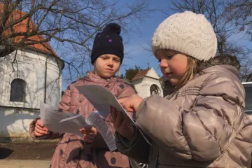 Křížová cesta s úkoly, šifrovací hry. Zábavu pro děti vymýšlí na jihu Moravy farnosti i muzea