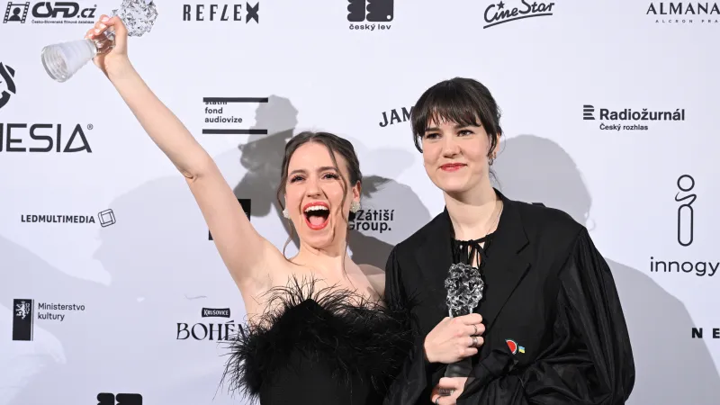 Nejlepší krátký film a nejlepší studentský film: Tereza Halamová (vpravo) a Natália Pavlove (vlevo) za film Pes a vlk