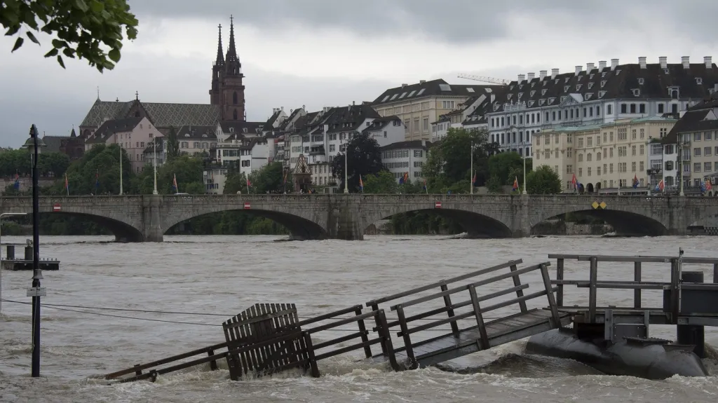 Velká voda ve švýcarské Basileji