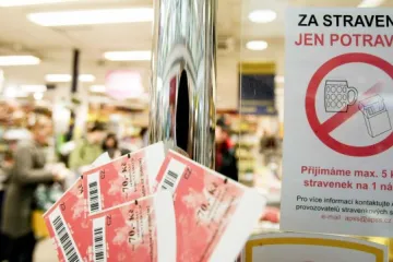 Stravenky Kalouskovi protekly mezi prsty