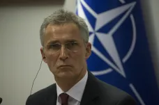 Koronavirus mise nezastaví, plaťte víc, NATO je potřeba, vzkázal zemím Stoltenberg