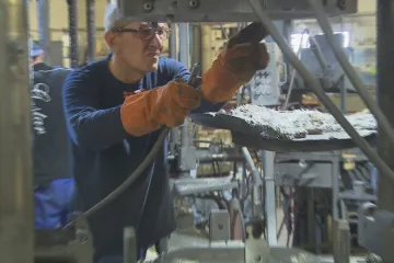 Koruna sílí, vývozci se zajišťují fixací kurzu