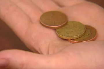 Na hranici bídy se pohybuje 9 procent Čechů