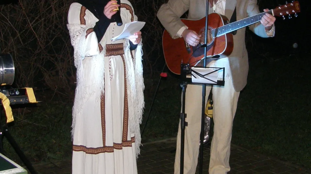 Zpívání vánočních koled v Kololeči