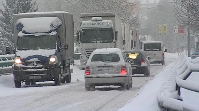 Počasí zkomplikovalo dopravu zejména v Karlovarském kraji.