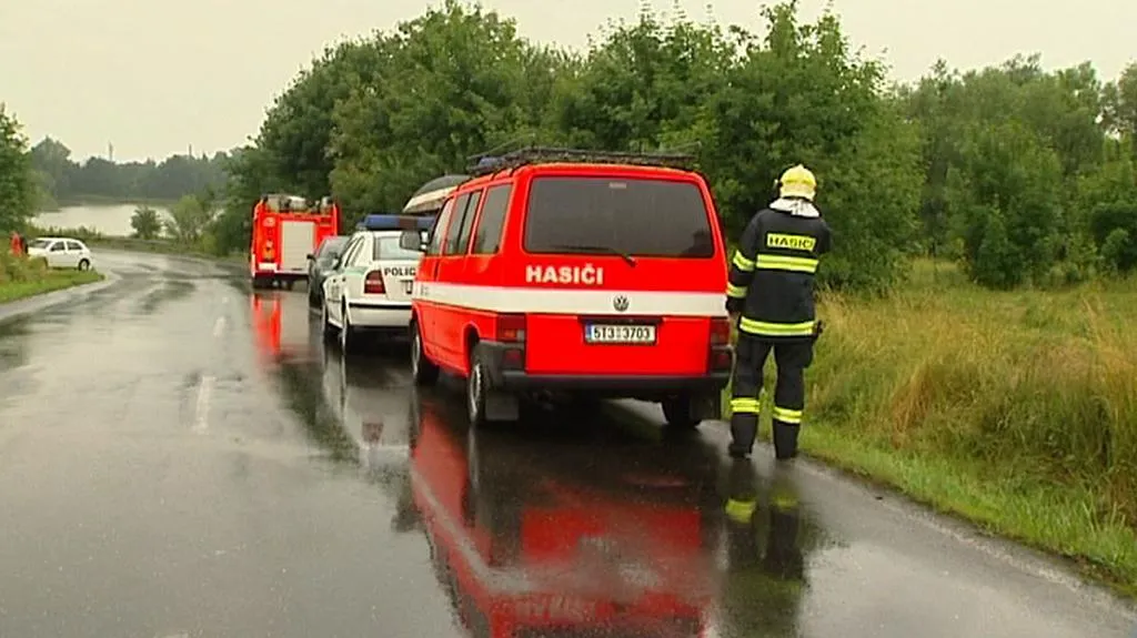 Policie a hasiči u Šenova