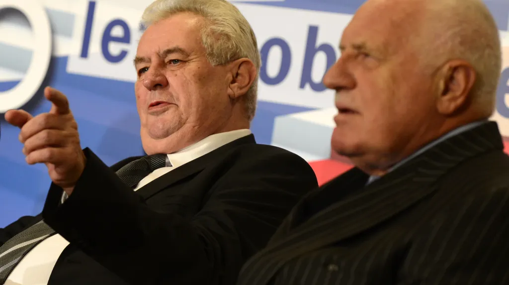 Prezident Miloš Zeman a bývalý prezident Václav Klaus se v listopadu 2014 zúčastnili ekonomické konference. Oba muži spolu také před rokem 1989 pracovali v Prognostickém ústavu Československé akademie věd