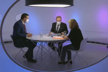 Respirátory bychom mohli odkládat v polovině března, řekl Maďar. Podle Tachezy hrozí návrat delty