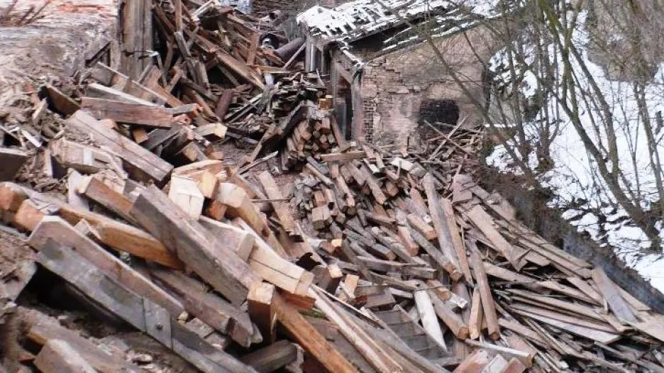 Zdemolovaná střecha pivovaru