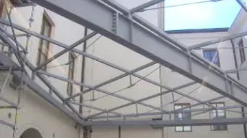 Zastřešené atrium sněmovny