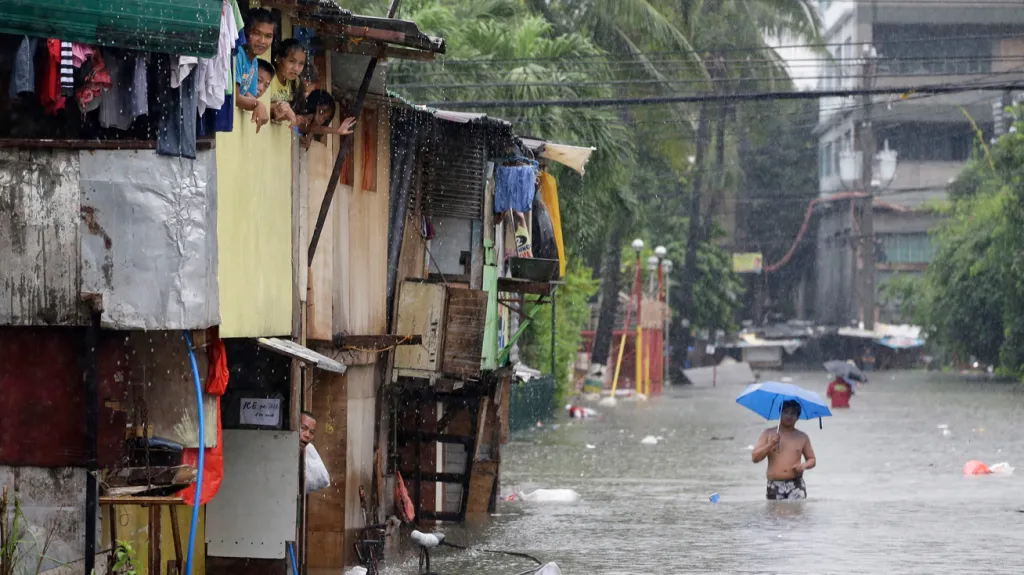 Následky tajfunu Usagi v Quezon City