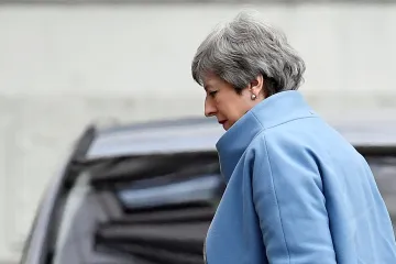 Mayová prý požádá o odklad brexitu až o dva roky. Jsme vyčerpaní, zní z EU