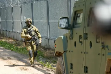 Na polsko-běloruské hranici se zranil voják, když zasahoval proti migrantům