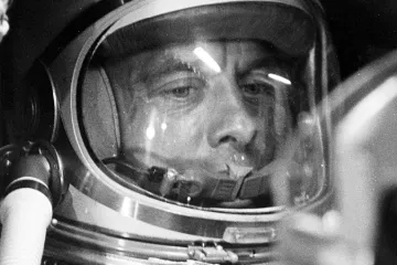 Zemřel Alan Shepard