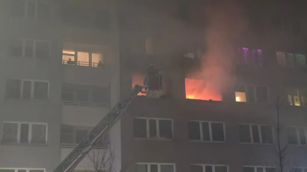 Požár výškového domu v Berlíně