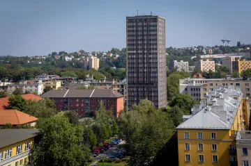 Ostravský mrakodrap se začne měnit na bytovou rezidenci podle Jiřičné