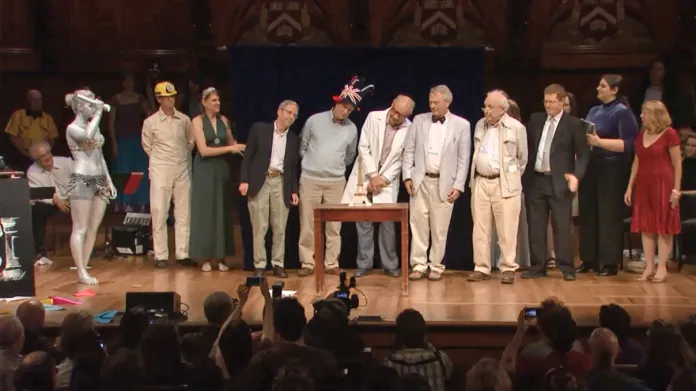 Ig Nobel za pozorování Eiffelovky