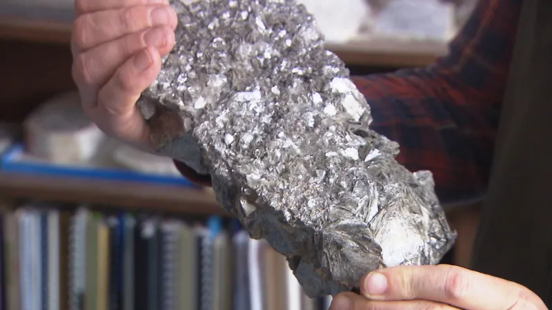 Komentátor Holub: Babiš a hnutí ANO teď mají zájem sprovodit kauzu lithium ze světa, už nemá politický účel