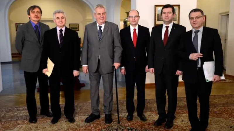 Koordinační schůza zahraniční politiky: Ukrajinskou krizi řešme politicky