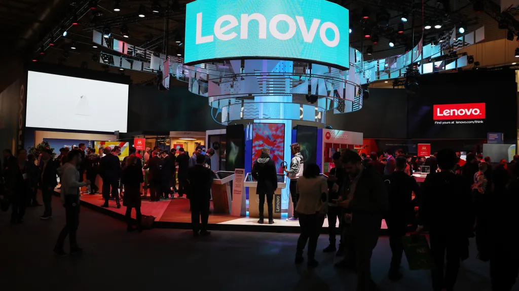 Čínská firma Lenovo na kongresu mobilních technologií v Barceloně 2018