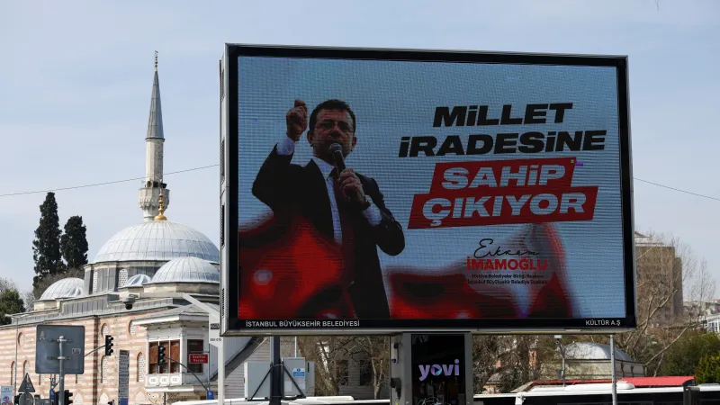 Billboard Ekrema Imamoglua v Instanbulu