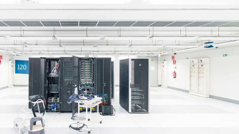 Timo Arnall / Strojovna internetu, 2014