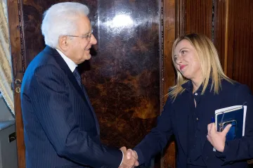 Meloniová dostala pověření sestavit italskou vládu, představila ministry