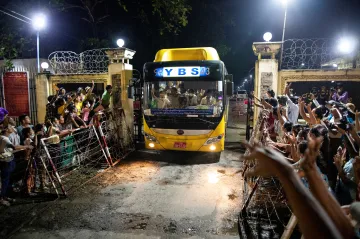 Myanmarská junta propustila stovky politických vězňů. Některé obratem zadržela