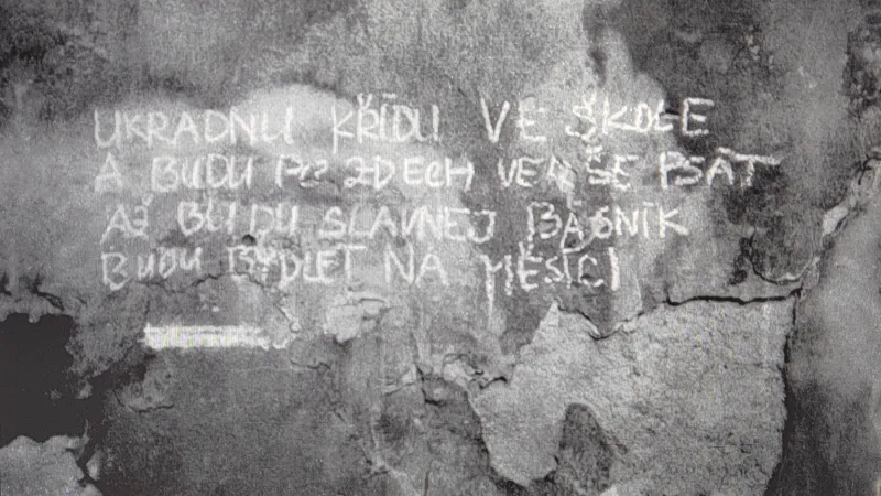 Jeden z nápisů na tehdejší takzvané zdi nářků, rok 1979