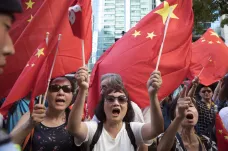 Za komolení čínské hymny až tři roky vězení. Hongkong zvažuje přijetí kontroverzního zákona