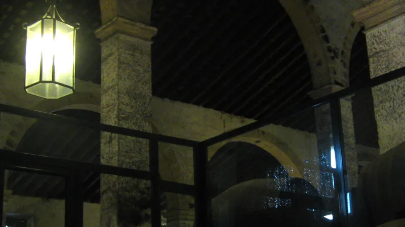 Sherry zraje v sudech