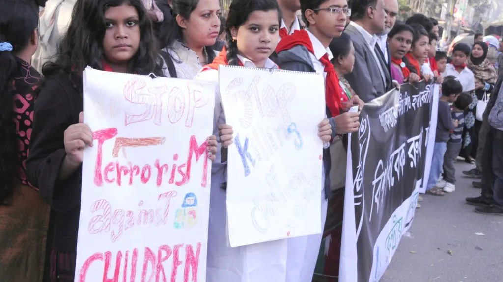 Děti protestují proti vraždám
