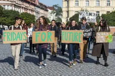 Čeští studenti stávkují za ochranu klimatu. Vzkazují politikům, aby naslouchali vědcům 