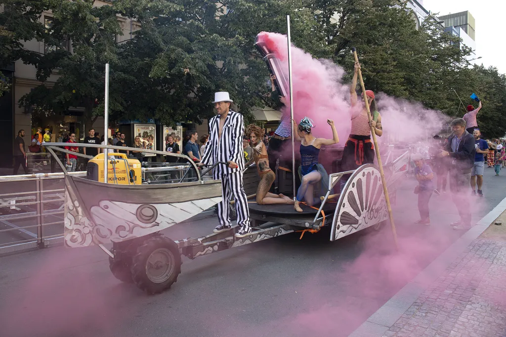 Z festivalu Za dveřmi 2019