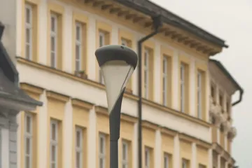 Olomouc bude muset na náměstí nahradit nynější lampy dřívějšími „sirkami“, rozhodl soud