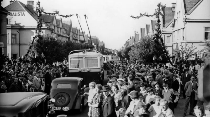 Zahájení provozu trolleybusů – jak se tehdy psalo – v Praze