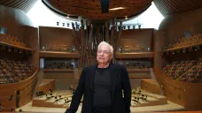 Frank Gehry v Koncertní hale Walta Disneyho v Los Angeles