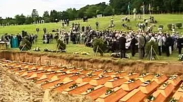 Pietní uložení ostatků Němců zvražděných v polském Malborku