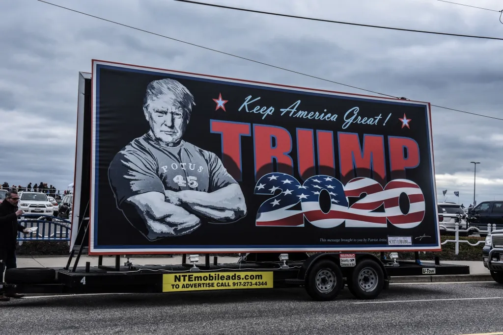 Příznivci a odpůrci Donalda Trumpa se sešli v americkém Wildwoodu