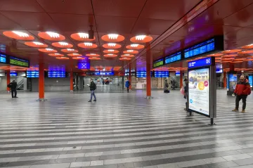 Správa železnic chystá další opravu odbavovací haly pražského hlavního nádraží. Předchozí se nepovedla, tvrdí