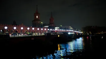 Berlínská zeď, světelná instalace "Lichtgrenze 2014"