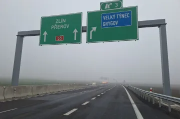 Otevírá se nový úsek D55 u Olomouce, má ulevit souběžné silnici