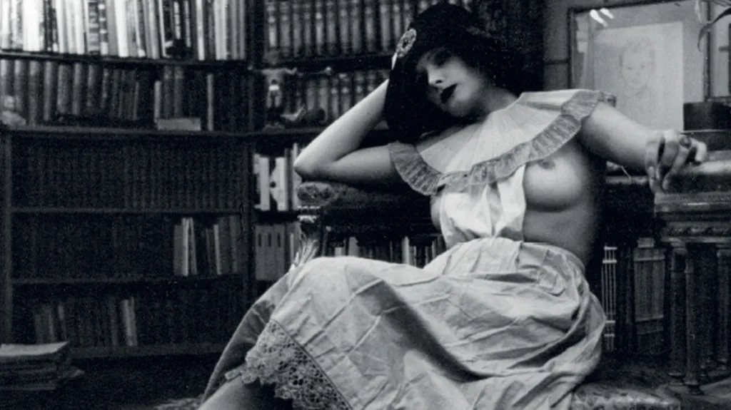 Z publikace Praha erotická