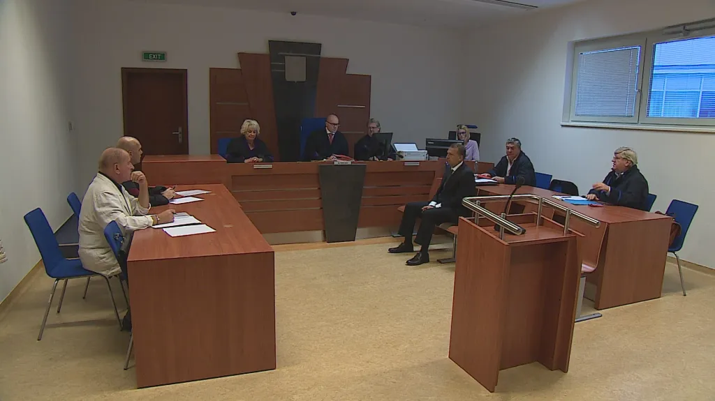 Jednání soudu v kauze Edbusy