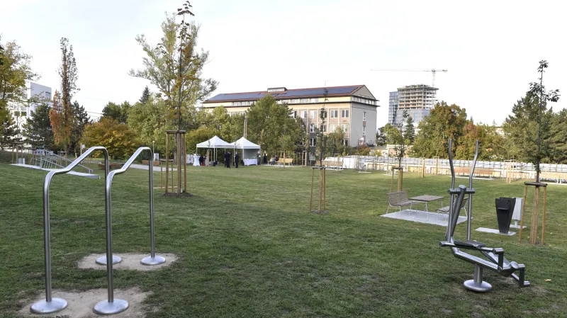 V parku mohou návštěvníci posilovat