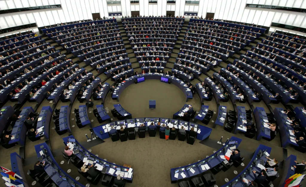 Členové Evropského parlamentu na úterním zasedání ve Štrasburku