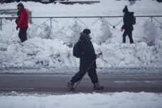 Madrid uklízí po sněhové kalamitě, Řecko zažívá jeden z nejteplejších lednů za půlstoletí