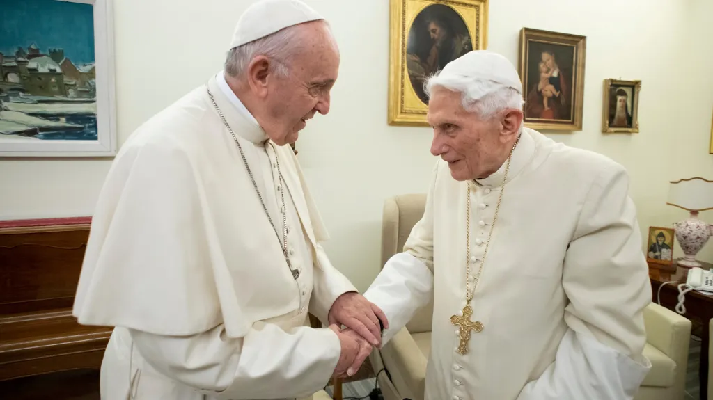 František a Benedikt XVI. během setkání v roce 2018